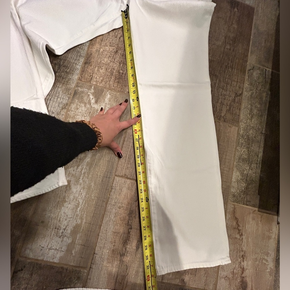 J.Crew 1984 Rigid Tall Slouchy Jeans
WMNS 30T White Denim High Rise
Button Fly - Picture 9 of 13